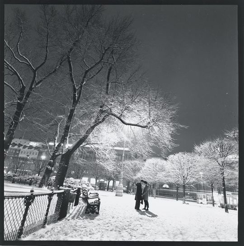 Fig 23: Two young lovers at Kongens Nytorv, 1955. Photo: Helmer Lund Hansen